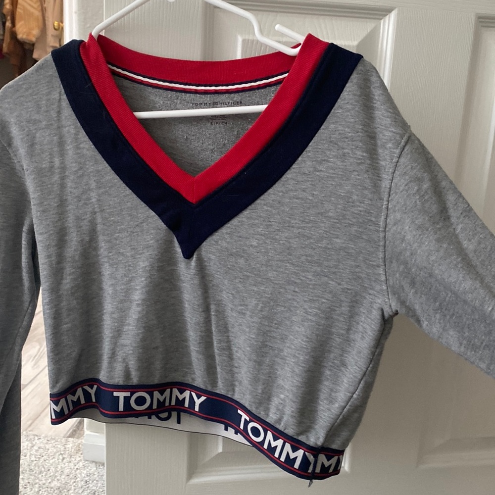 Tommy Hilifiger pullover! Barely worn